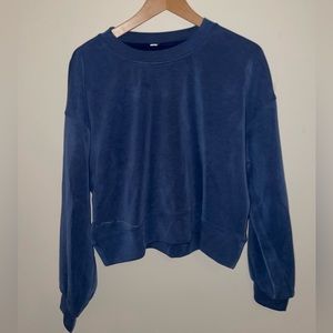 Lululemon crop navy blue sweater size 8